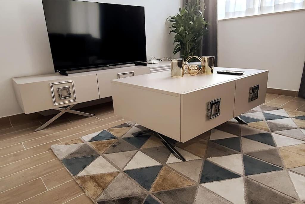 Luxury Apartment In Yas Island Abu Dhabi Bagian luar foto